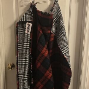 Plaid Reversible Scarf in Red and Black